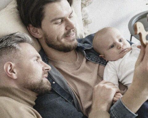 Couples homosexuels et le parcours d'adoption